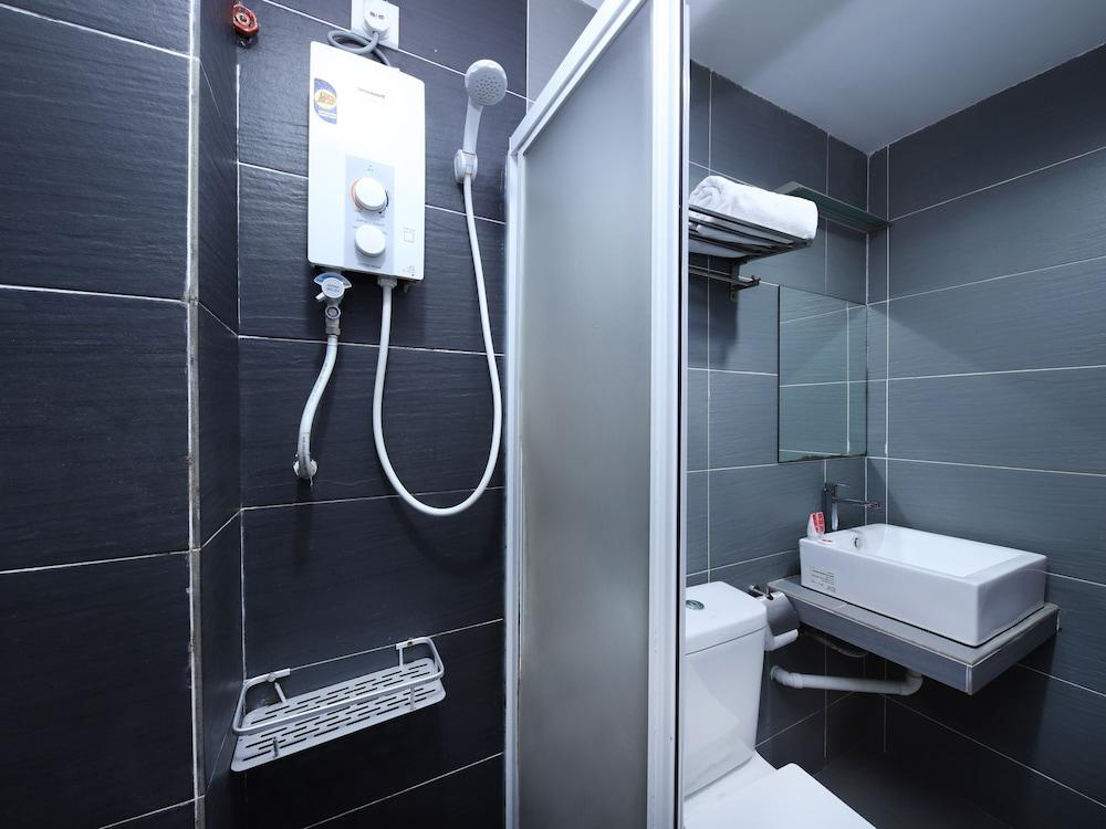 Super Oyo 246 Link Inn Джохор-Бару Экстерьер фото